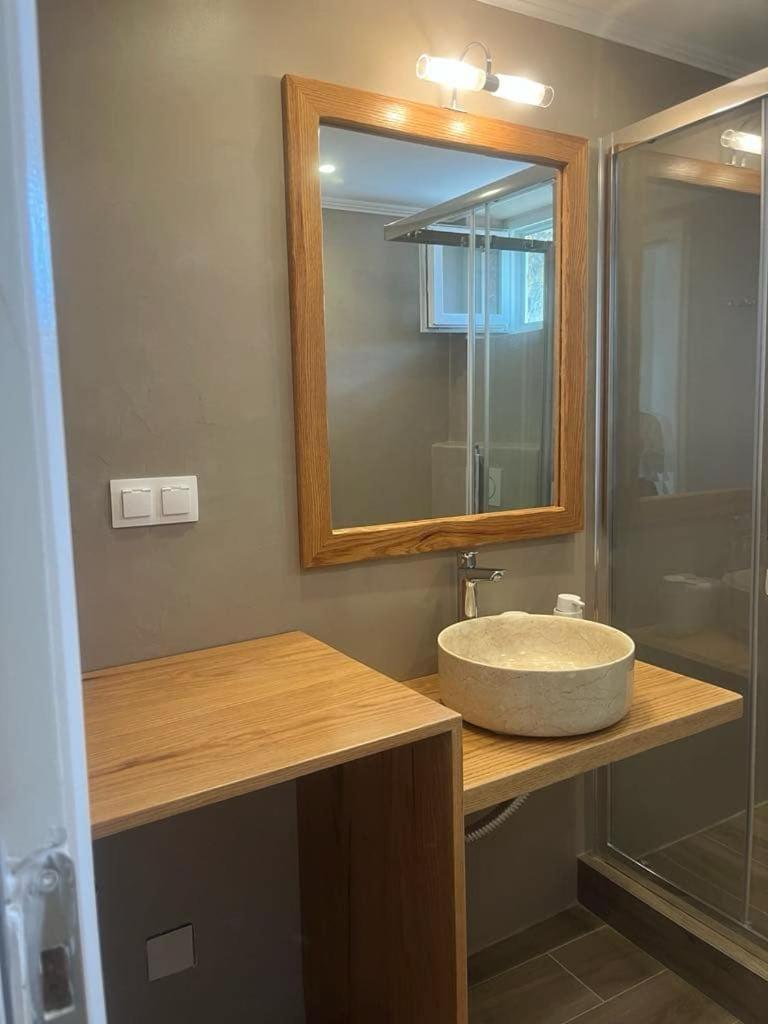 Milesian Suites Adamantas (Milos) Quarto foto